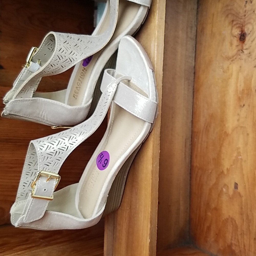 Sandals - Picture 4 of 5